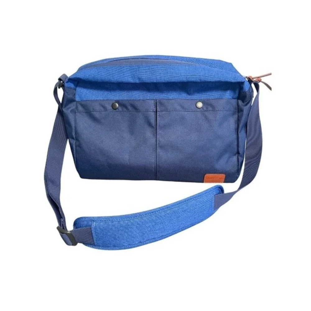Lands‎ End Everyday Messenger Bag Size 11x15 Laptop Inner Outer Pockets Utility